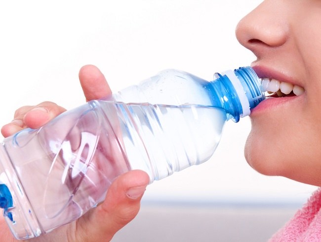 Minum Air Putih bisa Turunkan Berat Tubuh